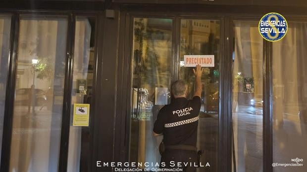 Nueva noche de desalojos de bares en Sevilla: 286 clientes incumplían las medidas anticovid