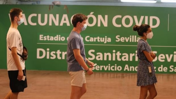 Sevilla registra el cuarto día consecutivo sin ingresos en UCI en una jornada que deja 900 nuevos contagios