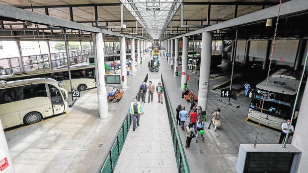 El bus metropolitano de Sevilla, al cien por ciento en horas punta desde este lunes