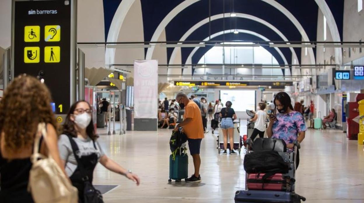 Ambiente en el aeropuerto de San Pablo de Sevilla