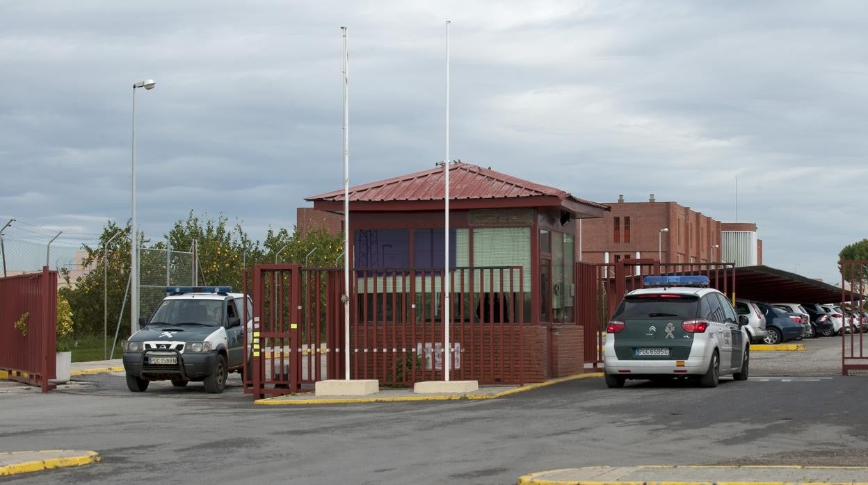 Acceso a la cárcel Sevilla I