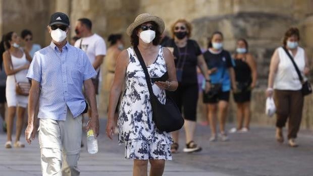 Cuatro de los cinco distritos sanitarios de la provincia de Sevilla ya tienen una tasa de menos de cien