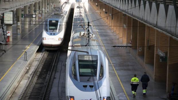 El AVE Sevilla-Madrid no recupera la normalidad: solo circulan dos tercios de los trenes que antes del Covid