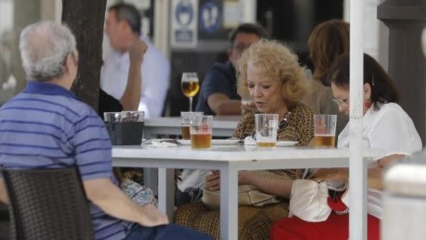 La provincia de Sevilla baja por primera vez en la quinta ola de los 50 casos de la tasa de contagios