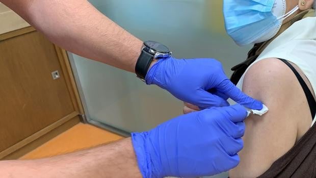 Los hospitales siguen vaciándose de pacientes Covid y ya tienen menos de 50 en toda Sevilla