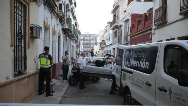 Nueva fecha para juzgar el asesinato de una mujer estrangulada en un piso de la Cruz Roja en Sevilla