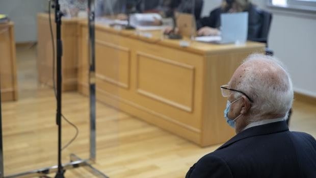 La denunciante del psiquiatra Javier Criado: «Me sentí humillada, vejada y un objeto sexual»