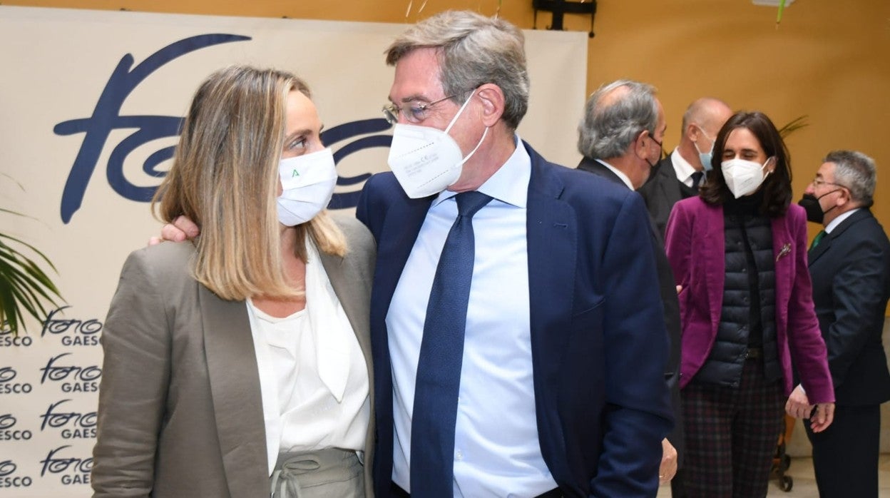 Marifrán Carazo y Rafael Carmona antes del inicio del Foro Gaesco