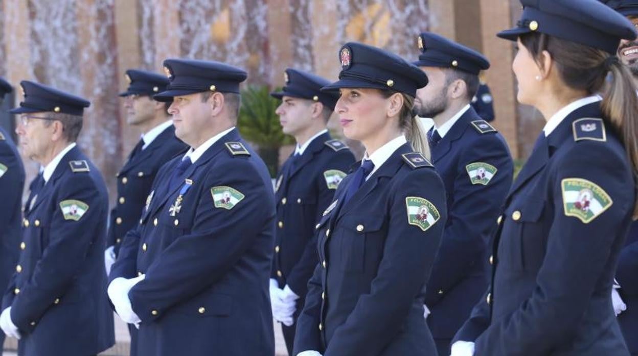 Agentes de la Policía Local de Sevilla durante la pasada festividad de San Clemente