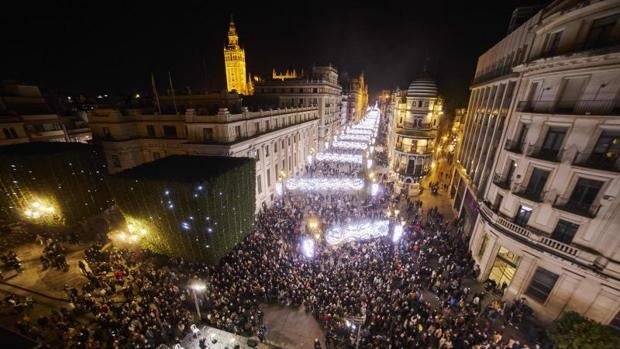 Un brote de Covid obligó a cerrar la comisaría del distrito Centro el día de la iluminación navideña