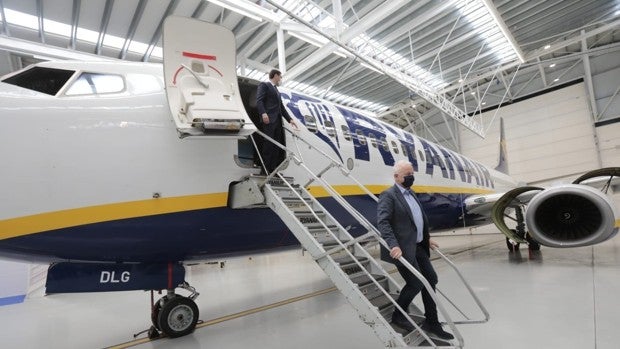 El segundo hangar de reparaciones de Ryanair en Sevilla recibe los primeros aviones