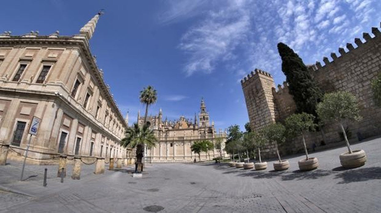 Los tres edificios Patrimonio Mundial: el Archivo de Indias, la Caredral y el Alcázar