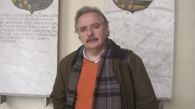 Muere a los 66 años el escritor y dermatólogo sevillano Ismael Yebra