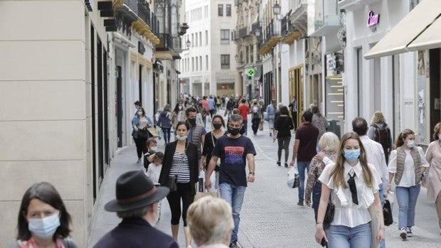 Las calles comerciales del Centro de Sevilla recuperan en otoño el público que tenían antes del Covid