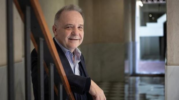 Núñez Ollero: «En EE.UU. la forma de contratar docentes de las universidades españolas les parece de colegio»