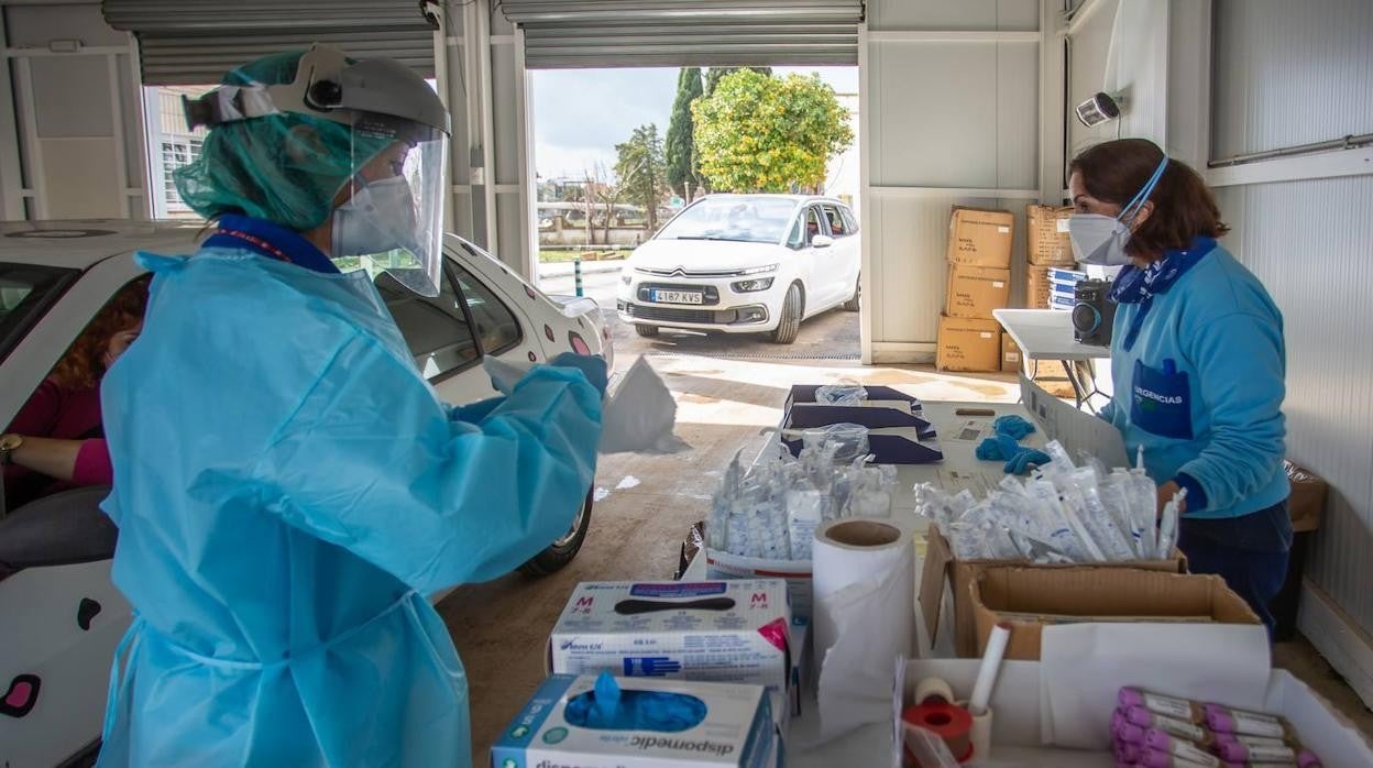 Test PCR en el Hospital Militar de Sevilla