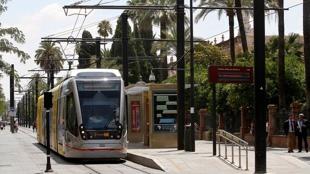 El Ayuntamiento de Sevilla licita el equipamiento de las primeras paradas de la ampliación del tranvía por un millón