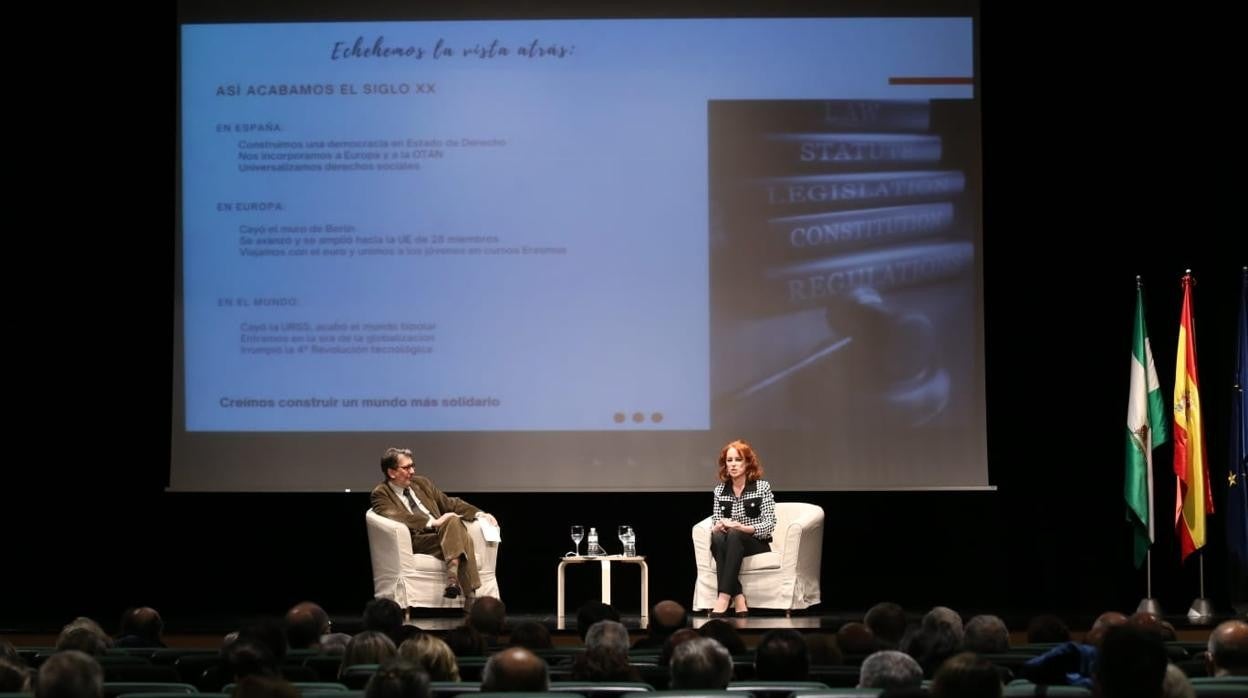 Ignacio Camacho y Gloria Lomana este jueves en el Auditorio Rafael de León de Tomares