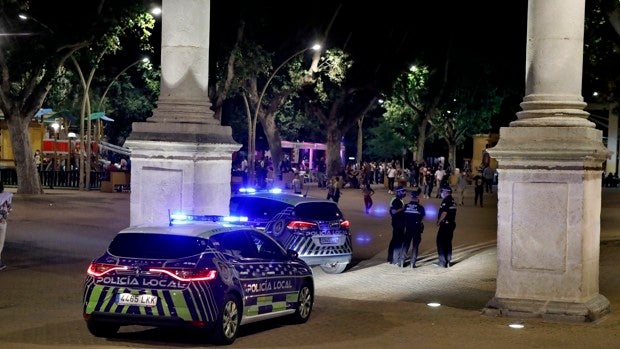 La Policía cierra otro fin de semana en Sevilla con más de 130 denuncias por botellonas