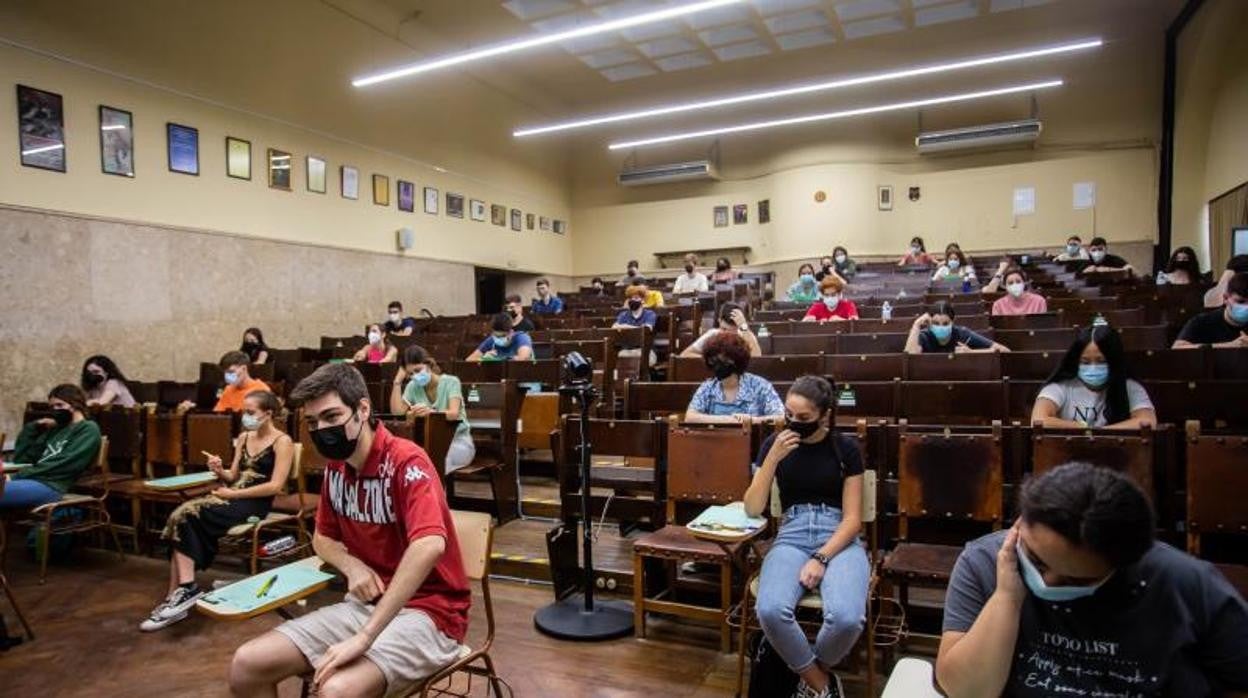 Exámenes en la Universidad de Sevilla