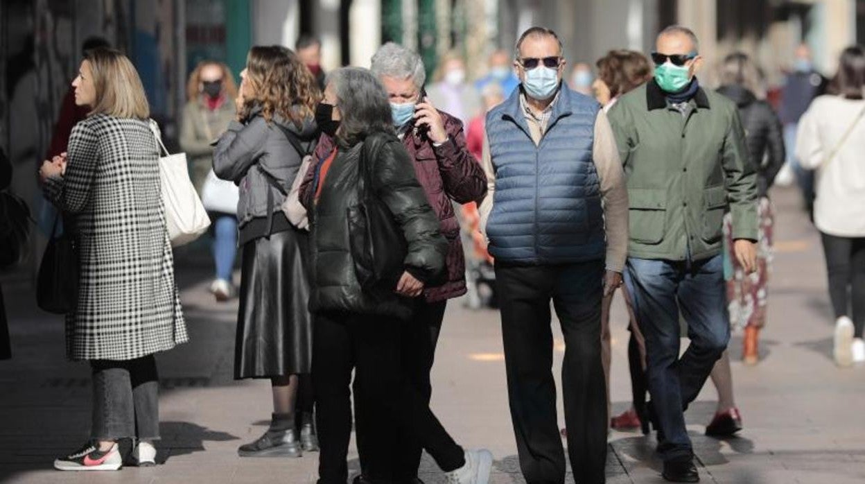 Público por las calles de Sevilla