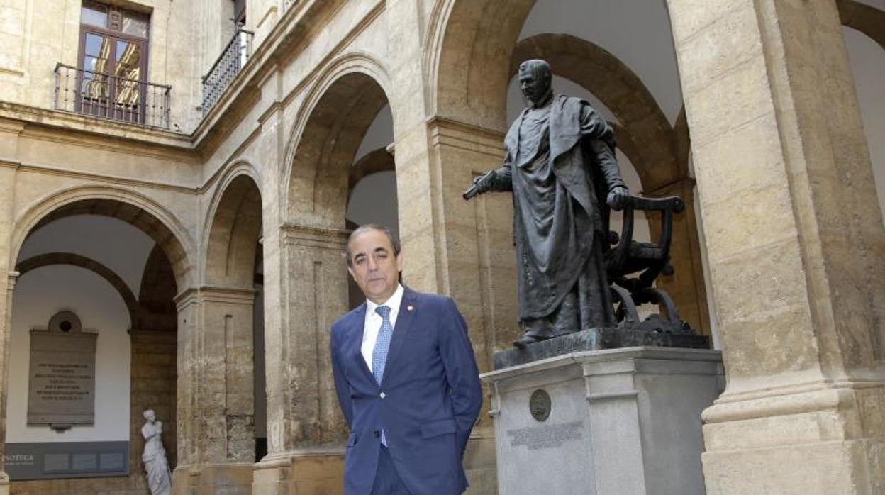 Miguel Ángel Castro, rector de la Hispalense