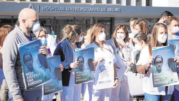Crecen las agresiones verbales a sanitarios en Sevilla, especialmente en centros de salud, aunque la mayoría no se denuncian