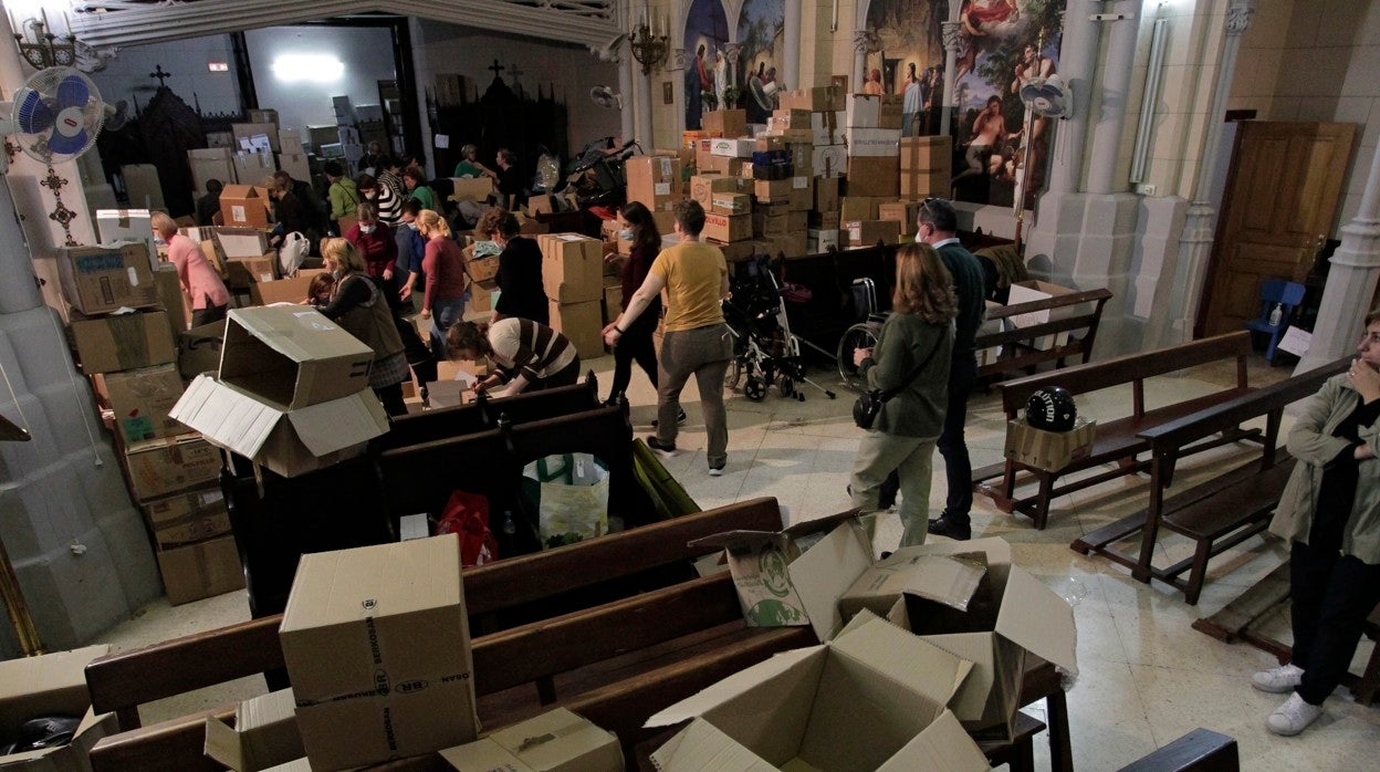 La iglesia ucraniana de la calle Santa Clara sigue recibiendo las donaciones de muchos sevillanos