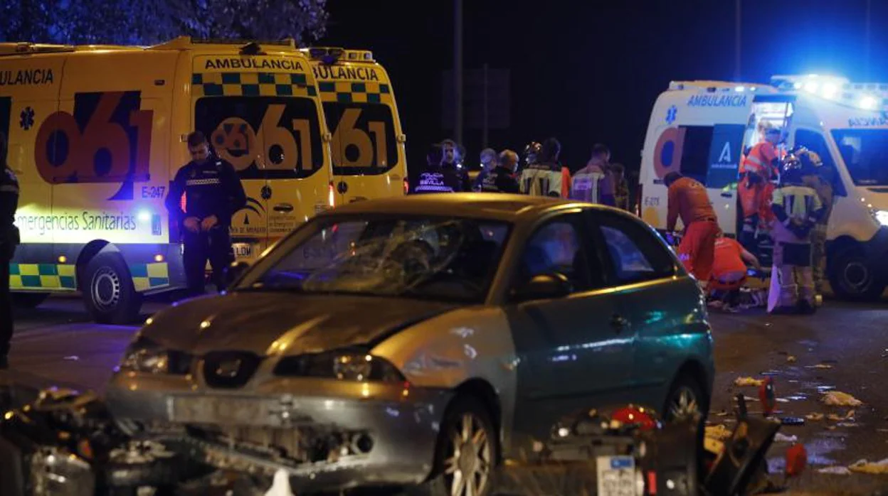 Vehículos siniestrados en el acciedente ocurrido en la noche de este pasado sábado en Sevilla