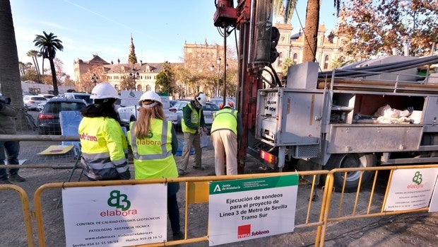 Fomento presiona al Gobierno para que se firme el convenio del metro de Sevilla antes de verano