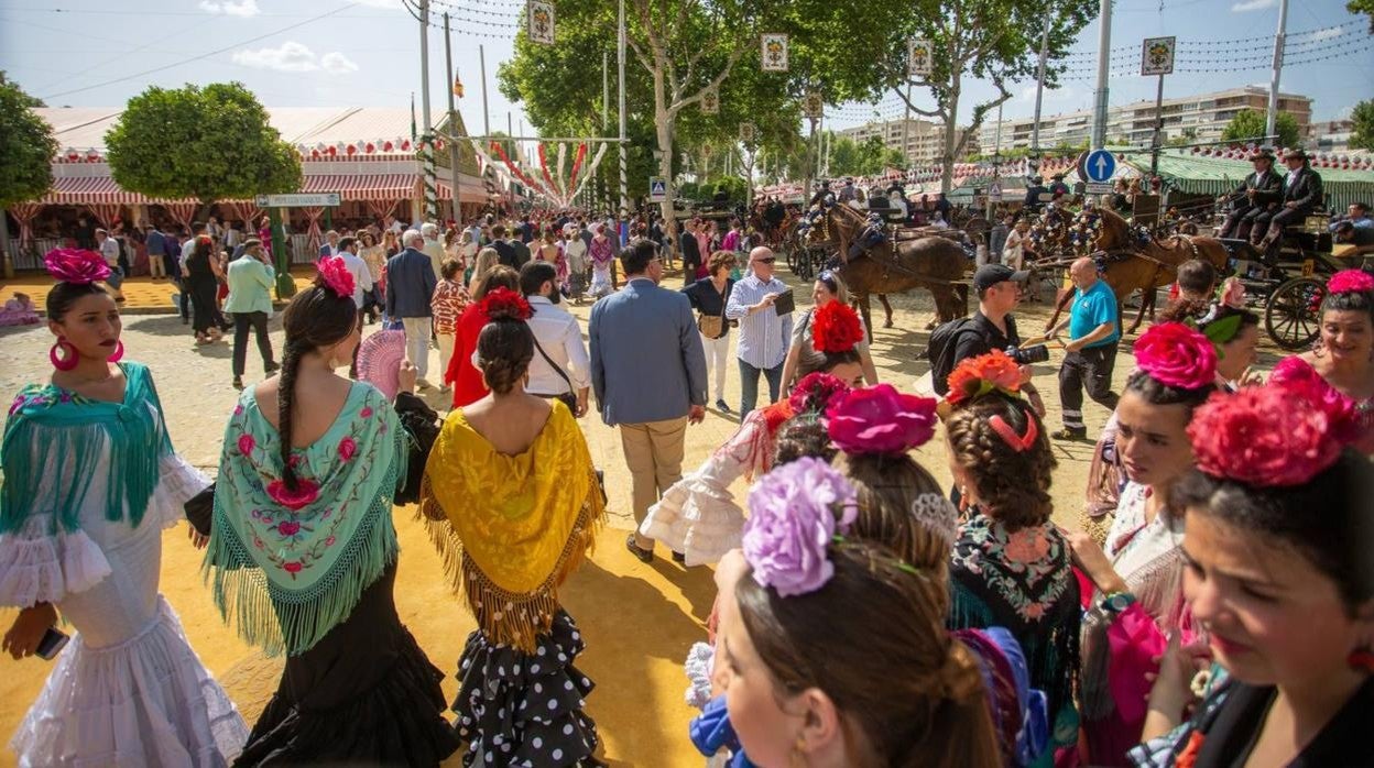 El 77,8% de los lectores que han respondido a nuestra encuesta volverían al Lunes del Pescaíto en la Feria de Sevilla