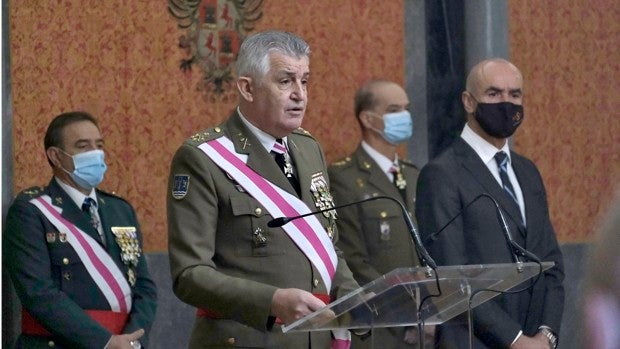 Relevo en la cúpula del cuartel general de la Fuerza Terrestre en Sevilla para otoño