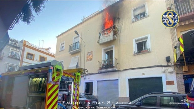 Muere un anciano de 79 años en el incendio de su vivienda en Triana