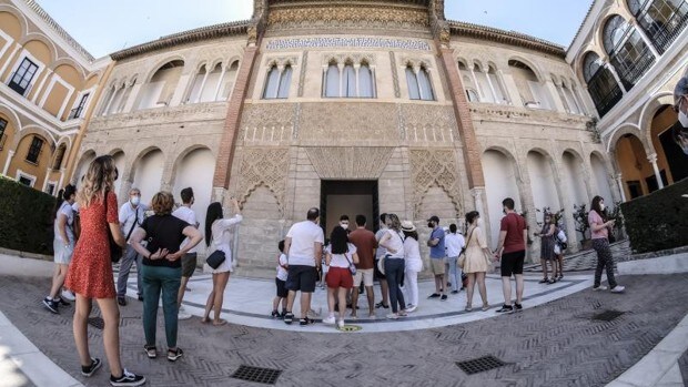 La masificación turística, un mal que amenaza de nuevo el Casco Histórico de Sevilla