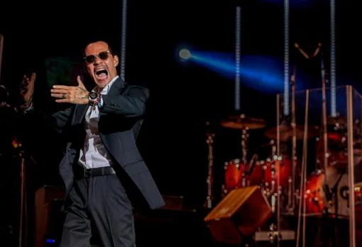 Marc Anthony durante un concierto de su actual gira