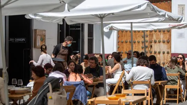 Bares y terrazas de Sevilla afrontan el primer verano postcovid