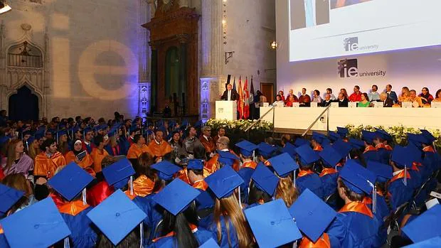 Ceremonia de graduación de IE University