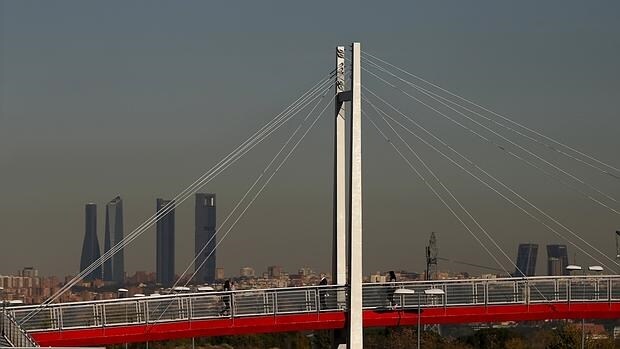 Vista de la boina de contaminación atmosférica que circunda Madrid, desde Pozuelo de Alarcón