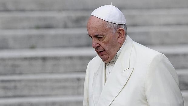 El papa Francisco presidIendo hoy la audiencia general del miércoles en la Plaza de San Pedro en el Vaticano