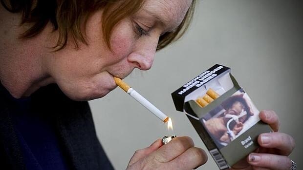 La ley antitabaco obliga en Australia a que los paquetes de cigarrillos sean homogéneos y sin publicidad