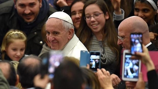 El Papa Francisco, durante una audiencia con empleados del Vaticano con motivo de la celebración de la Navidad