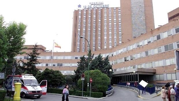 Fachada principal del hospital 12 de Octubre de Madrid