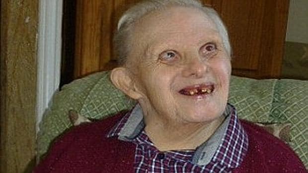 incidente pedir As Kenny, el hombre con síndrome de Down más anciano del mundo, cumple 76 años