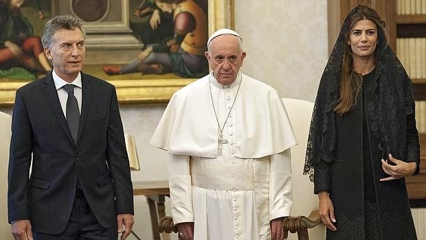 El entorno más cercano del Papa responde a las críticas: «El encuentro no ha sido frio, comienza una nueva relación entre Francisco y Mauricio Macri»