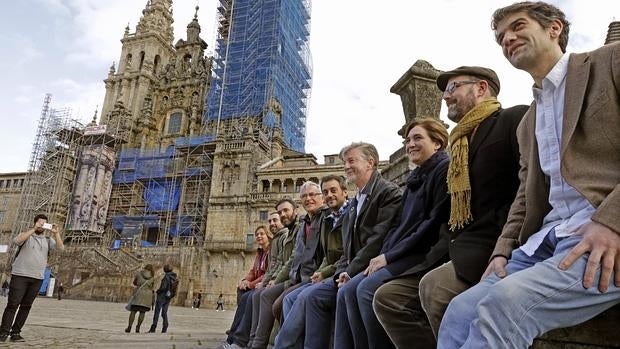 Alcaldes populistas, en la Plaza del Obradoiro, junto a la Catedral de Santiago de Compostela