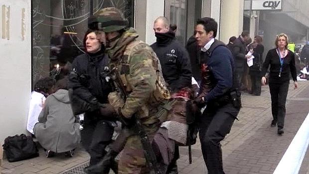 Iamgen de los uno de los heridos tras la cadena de explosiones en Bruselas