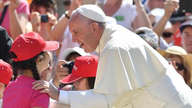 El Papa Francisco dice que «la vida cristiana es como la historia de dos enamorados»