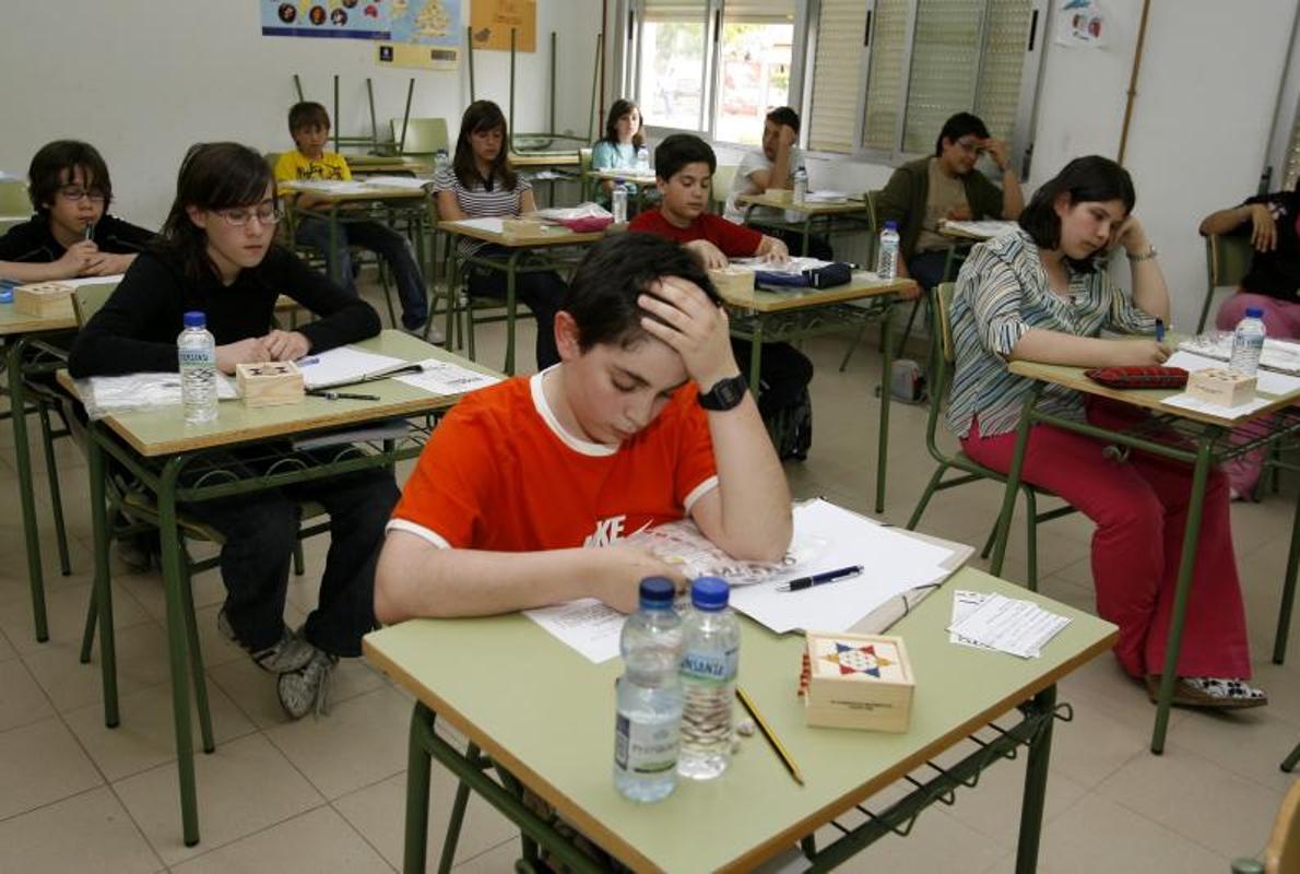 Nuestros alumnos tienen solo dos minutos menos a la semana de clases de matemáticas que el promedio de la OCDE