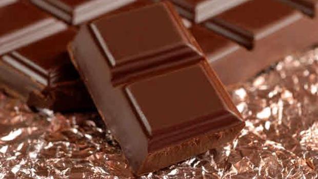 Los envoltorios de tres marcas de chocolate presentan, según Foodwatch, niveles «peligrosos» de sustancias consideradas posiblemente cancerígenas