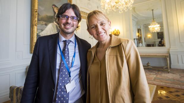 Vicente Alcañiz y Silvia Montoya posan para ABC en los cursos de la Universidad Internacional Menéndez Pelayo de Santander